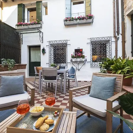 La Casa Piu A Venezia, Con Corte Privata Apartment