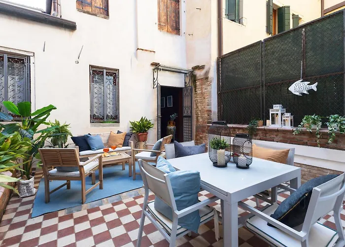 La Casa Piu A Venezia, Con Corte Privata * Venice