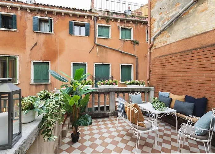 La Casa Piu A Venezia, Con Corte Privata ヴェネツィア