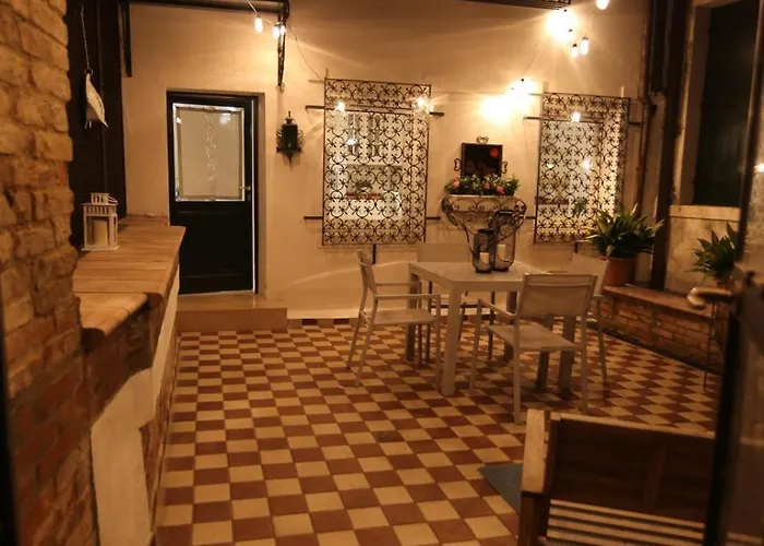 La Casa Piu A Venezia, Con Corte Privata アパート *