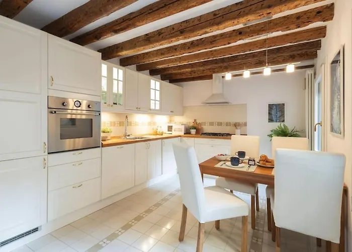 La Casa Piu A Venezia, Con Corte Privata * ヴェネツィア