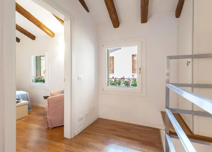 La Casa Piu A Venezia, Con Corte Privata アパート *