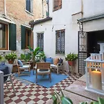 Apartman La Casa Piu A Venezia, Con Corte Privata
